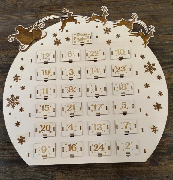 Holz Adventskalender mit Weihnachtsmann und Rentiere